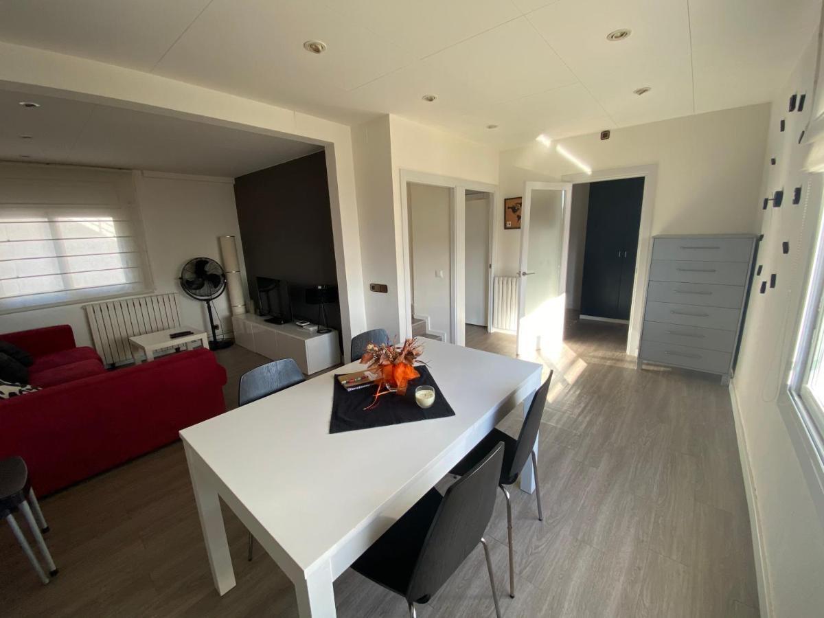 Can Costa Olot Bagian luar foto