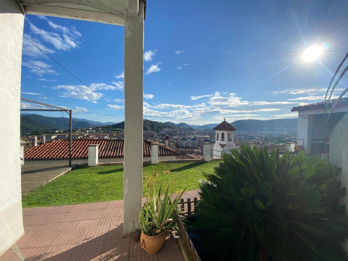 Can Costa Olot Bagian luar foto
