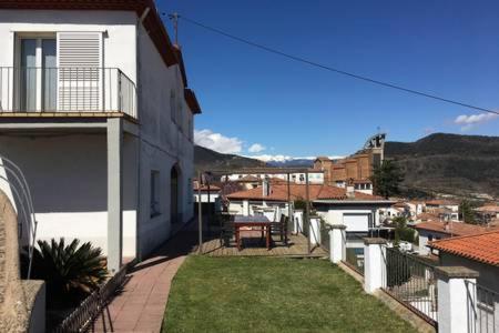 Can Costa Olot Bagian luar foto
