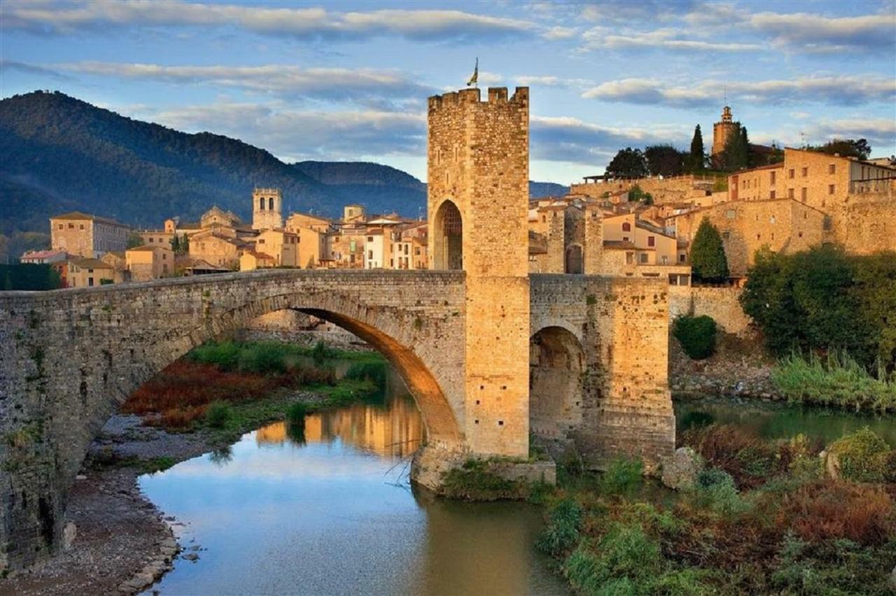 Can Costa Olot Bagian luar foto